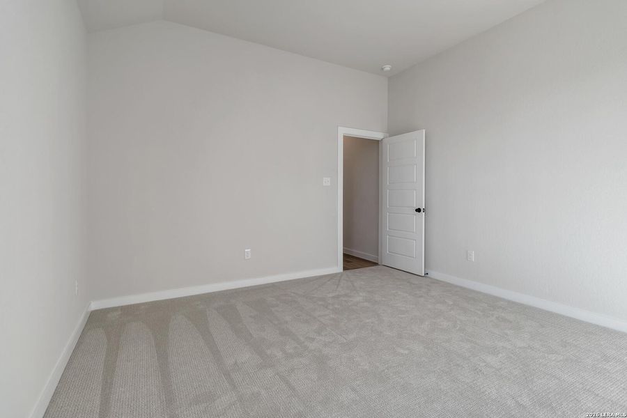 Spacious, unfurnished interior of a new home in Lonesome Dove, San Antonio (Image 19).