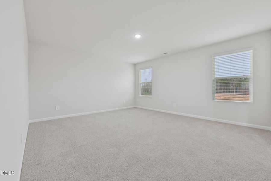 36-web-or-mls-Raleigh - Oak Manor - 500