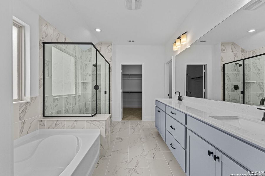 Furnished interior view inside a new home in Davis Ranch, San Antonio (Image 10). Furnished interior view inside a new home in Davis Ranch, San Antonio (Image 10).