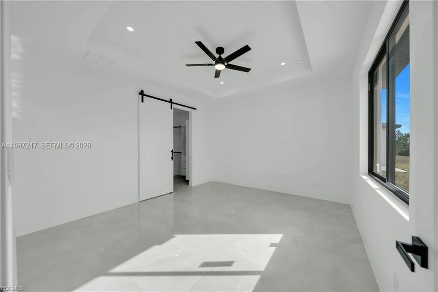 Spacious, unfurnished interior of a new home in , Lehigh Acres (Image 36).