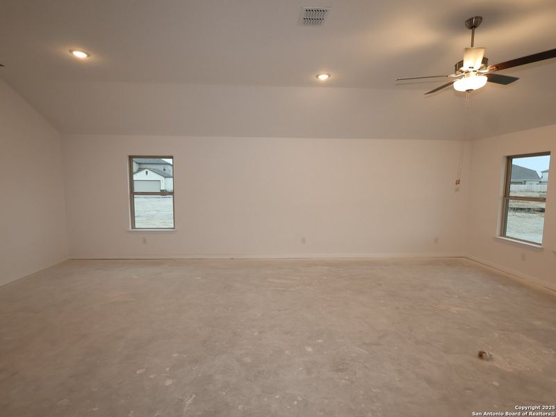 Image 28 of a home in Cinco Lakes. Image 28 of a home in Cinco Lakes.