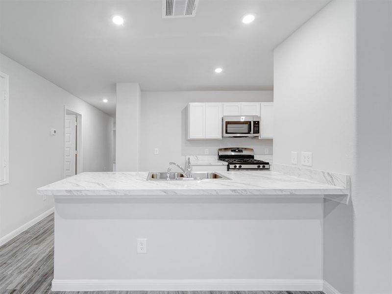 Furnished interior view inside a new home in Heather Heights, Itasca (Image 4). Furnished interior view inside a new home in Heather Heights, Itasca (Image 4).