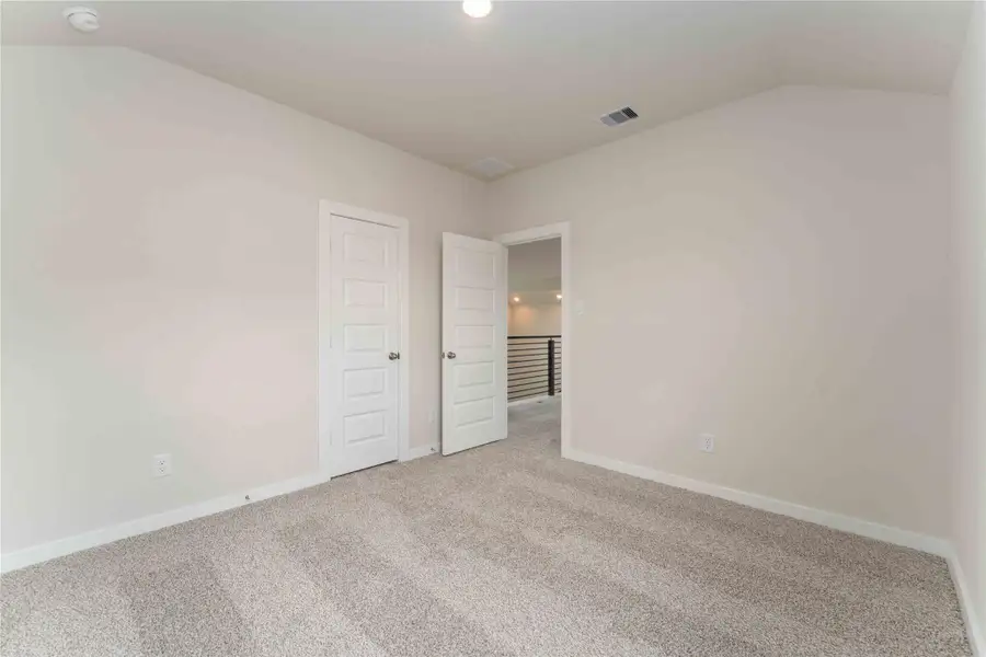 Spacious, unfurnished interior of a new home in Magnolia Springs, Montgomery (Image 10).