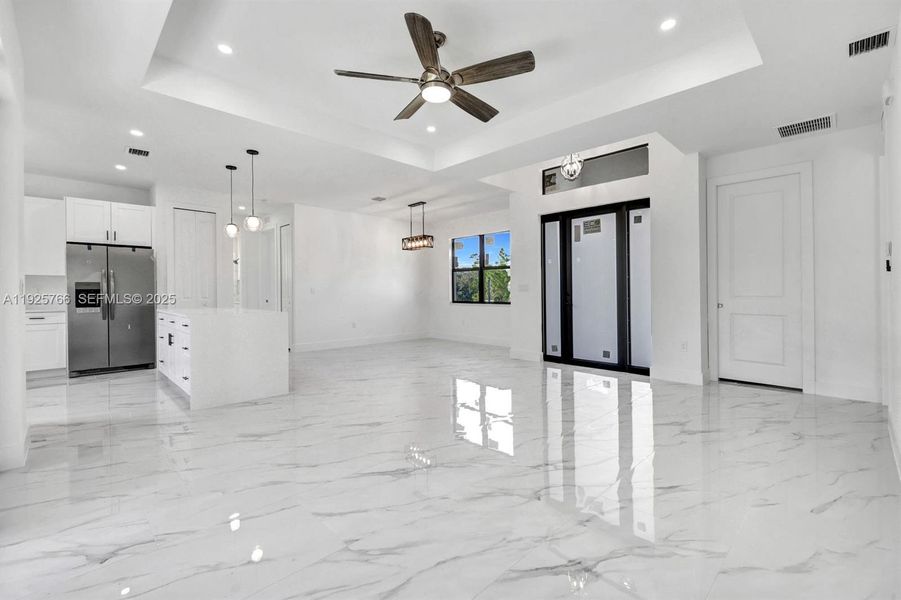 Spacious, unfurnished interior of a new home in , Lehigh Acres (Image 24).