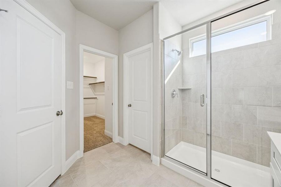 Furnished interior view inside a new home in Venetian, Weston (Image 10).