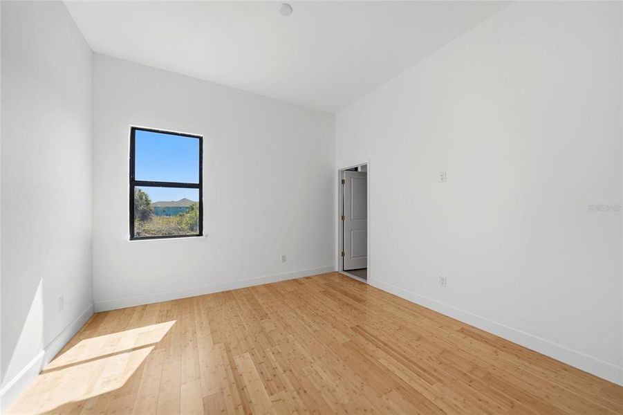 Spacious, unfurnished interior of a new home in , Port Charlotte (Image 42).