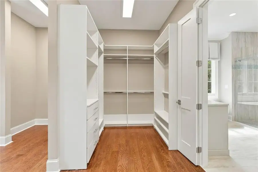 Spacious, unfurnished interior of a new home in , Sandy Springs (Image 70).