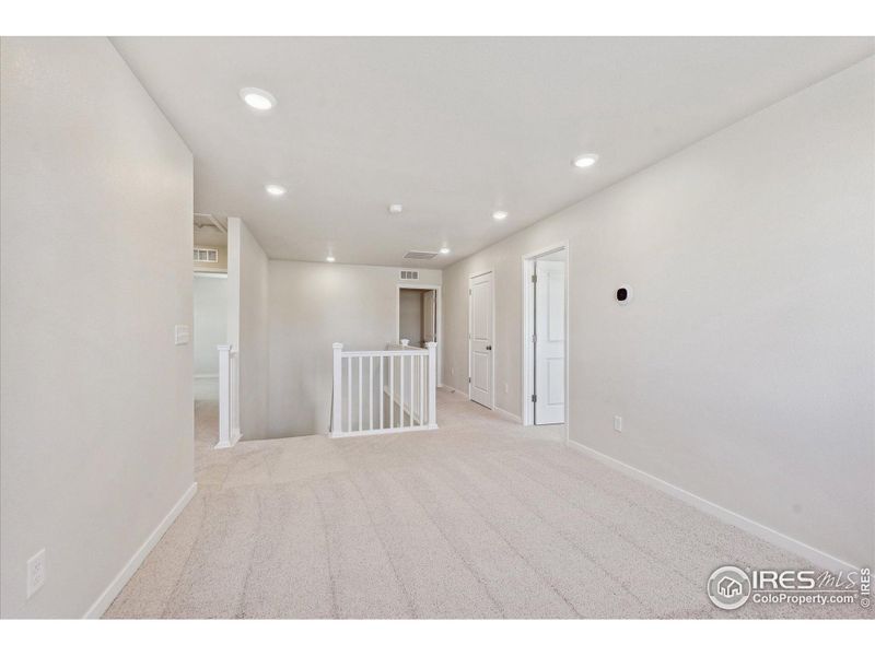 Spacious, unfurnished interior of a new home in Timnath Lakes, Timnath (Image 9).