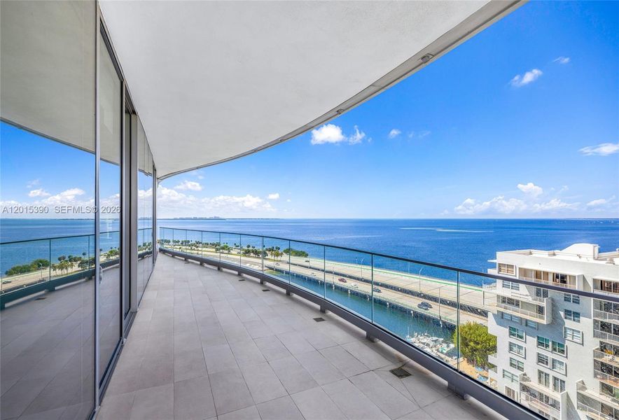 Condo located in Miami, FL showcasing its design and architecture (Image 28).