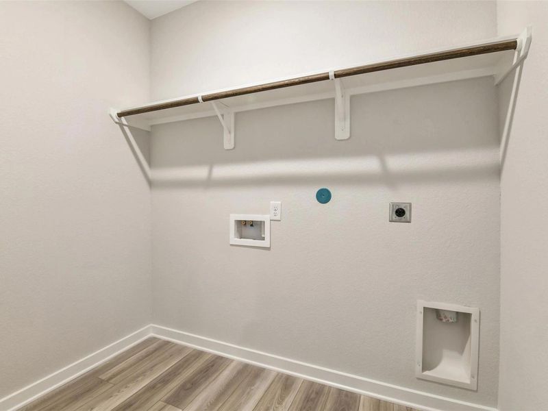 Spacious, unfurnished interior of a new home in Sundance Cove, Crosby (Image 32).