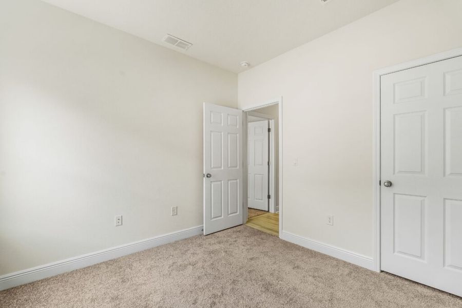 Spacious, unfurnished interior of a new home in Natureview, Freeport (Image 34).