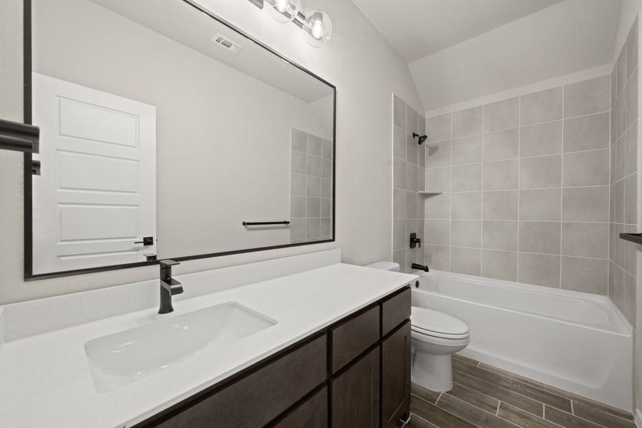 Furnished interior view inside a new home in Waterford Park, Weatherford (Image 13). Furnished interior view inside a new home in Waterford Park, Weatherford (Image 13).