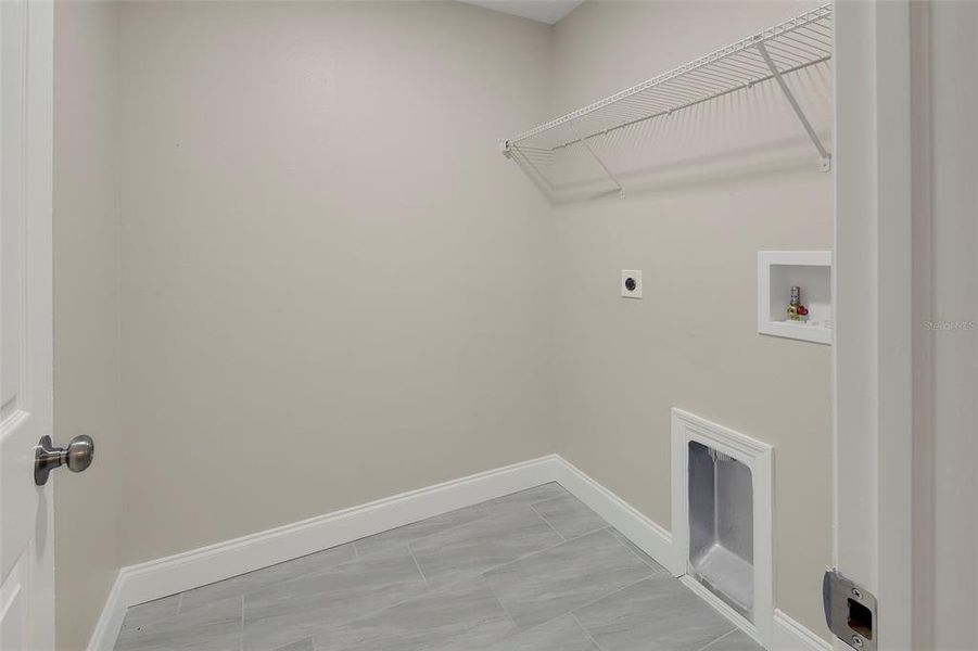 Spacious, unfurnished interior of a new home in , Daytona Beach (Image 27).