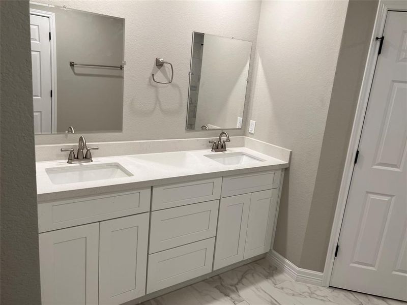 Image 14 of a home in Raburn Reserve 50s.