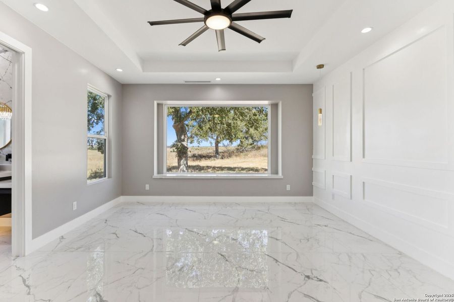 Spacious, unfurnished interior of a new home in , La Vernia (Image 44).