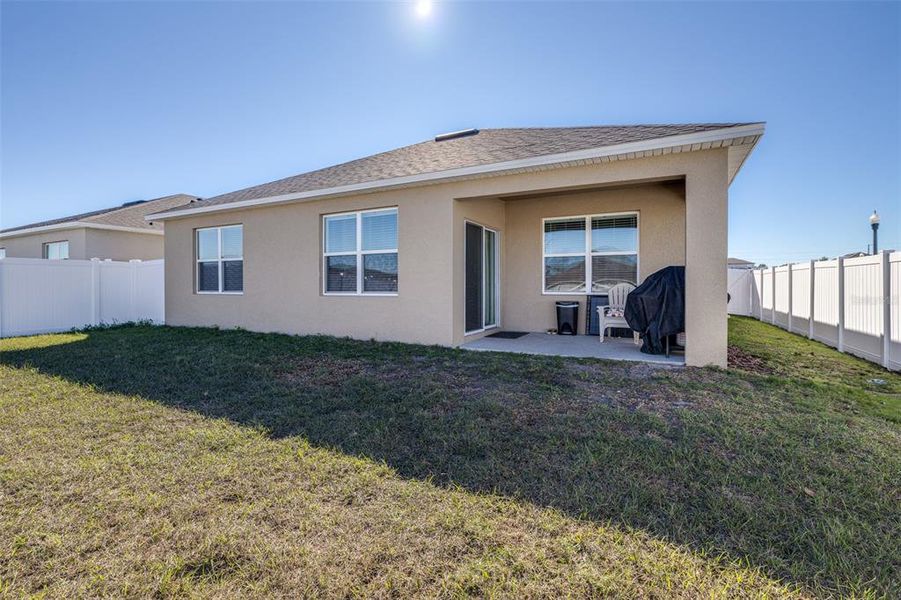 Exterior details and patio area of a home in , Bartow (Image 27).