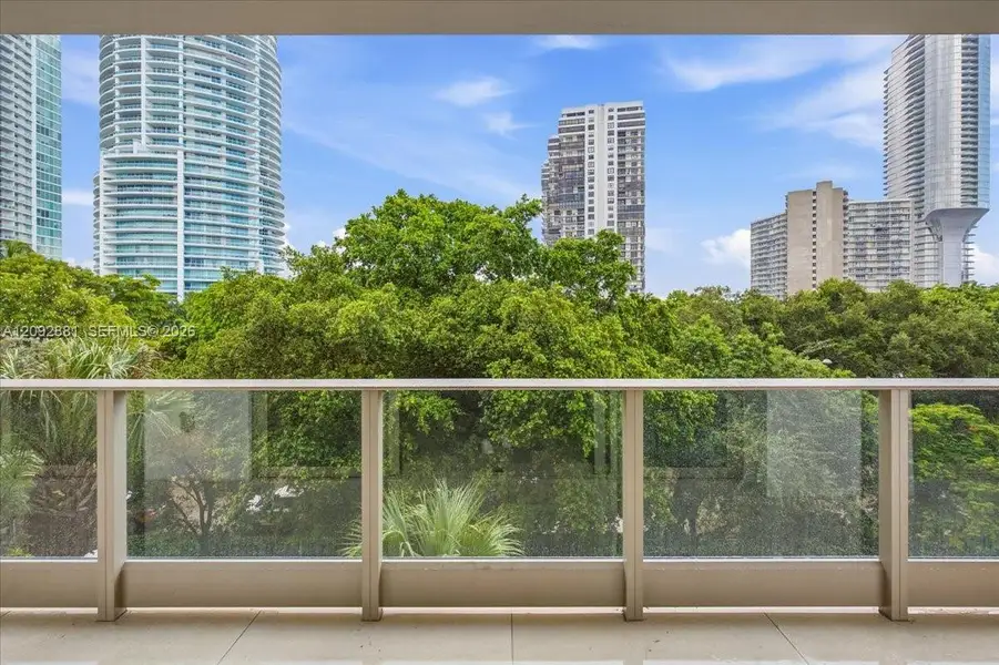 Condo located in Miami, FL showcasing its design and architecture (Image 3). Condo located in Miami, FL showcasing its design and architecture (Image 3).