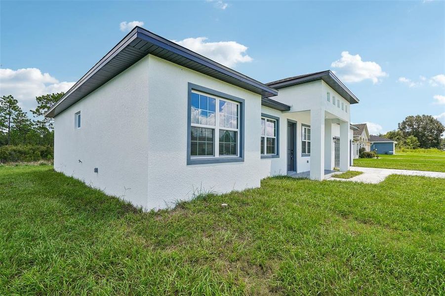 Exterior details and patio area of a home in , Ocala (Image 24). Exterior details and patio area of a home in , Ocala (Image 24).