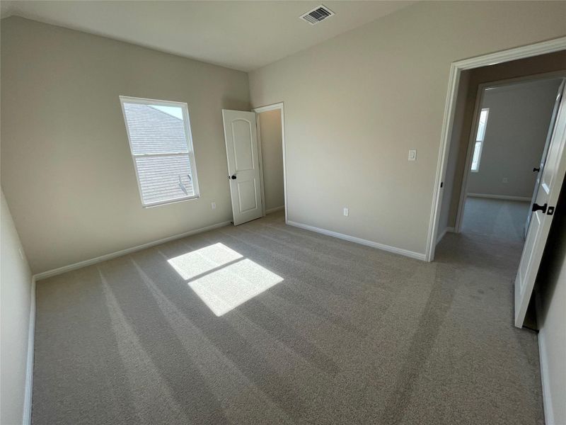 Spacious, unfurnished interior of a new home in Covered Bridge, Hutto (Image 26). Spacious, unfurnished interior of a new home in Covered Bridge, Hutto (Image 26).