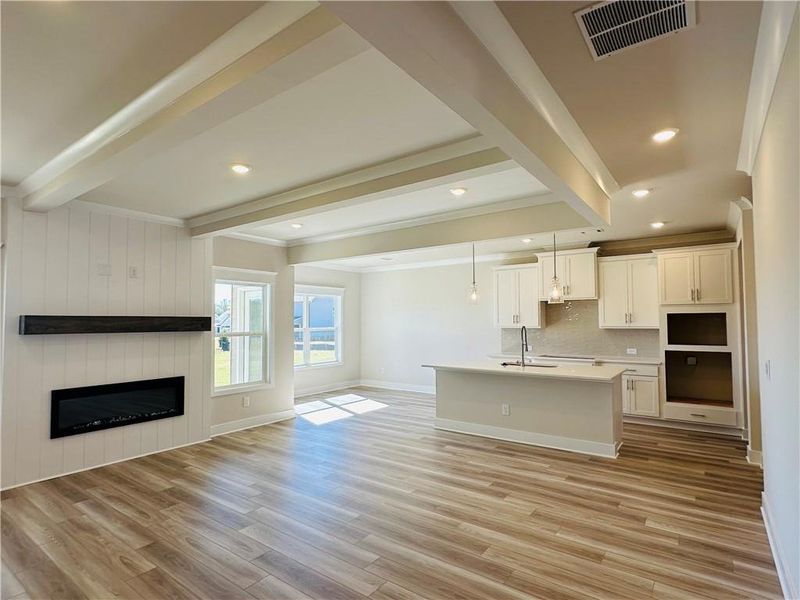 Spacious, unfurnished interior of a new home in Summerlin, Winder (Image 24).