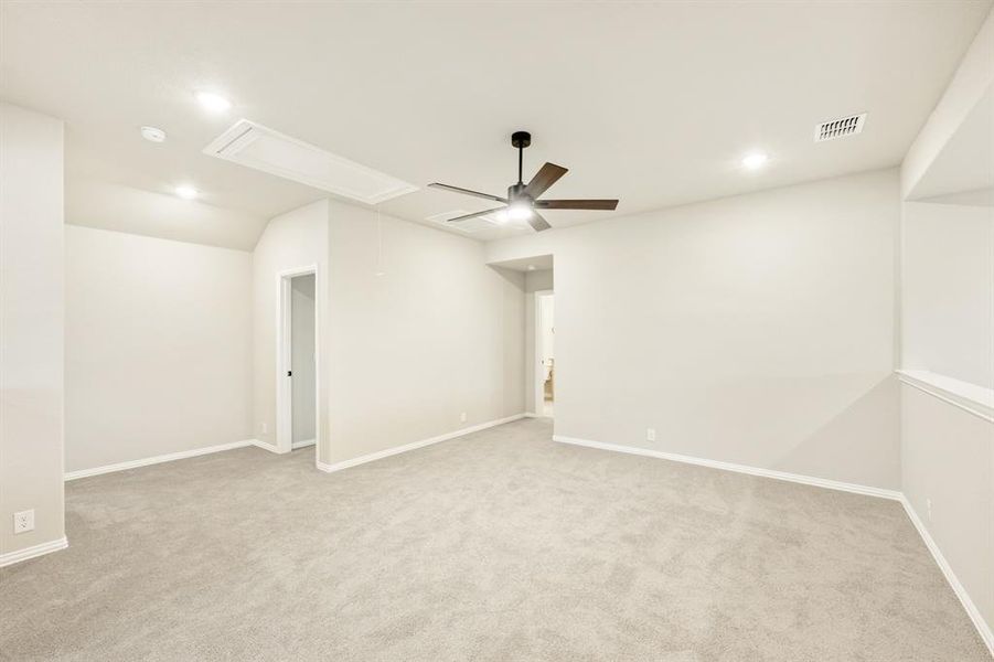 Spacious, unfurnished interior of a new home in Hulen Trails Classic 50, Fort Worth (Image 28). Spacious, unfurnished interior of a new home in Hulen Trails Classic 50, Fort Worth (Image 28).