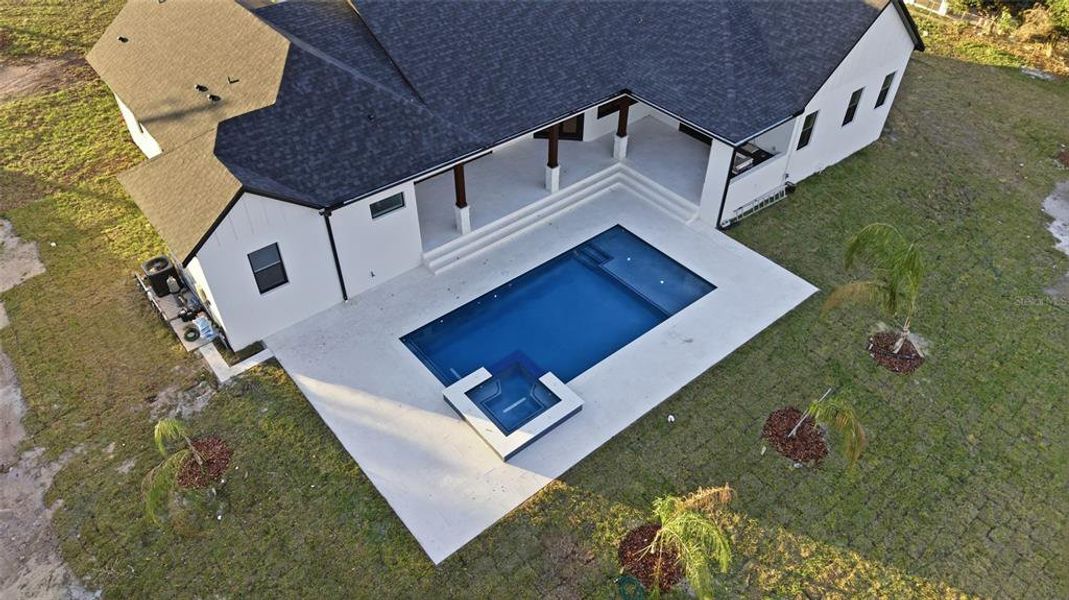 Exterior details and patio area of a home in , Plant City (Image 42).