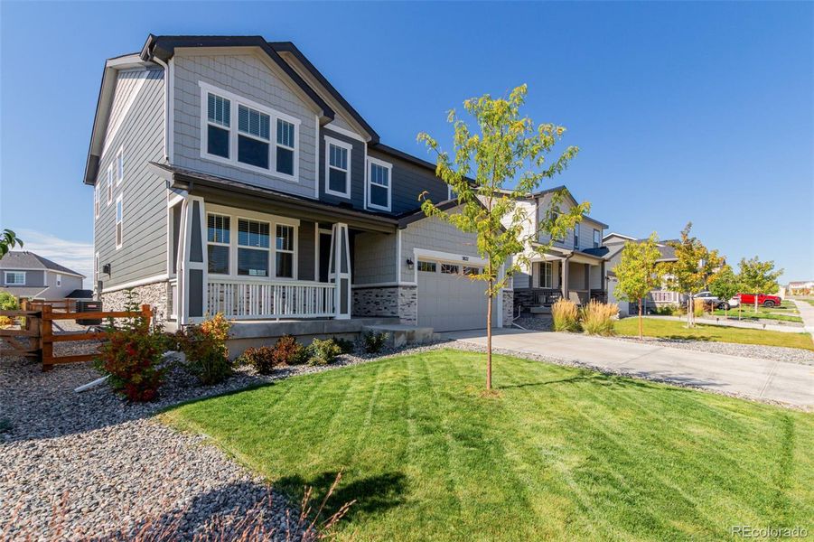 Image 34 of a home in The Aurora Highlands.