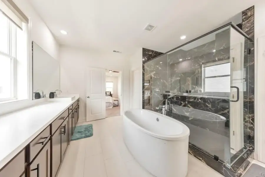 Furnished interior view inside a new home in , Woodstock (Image 45).