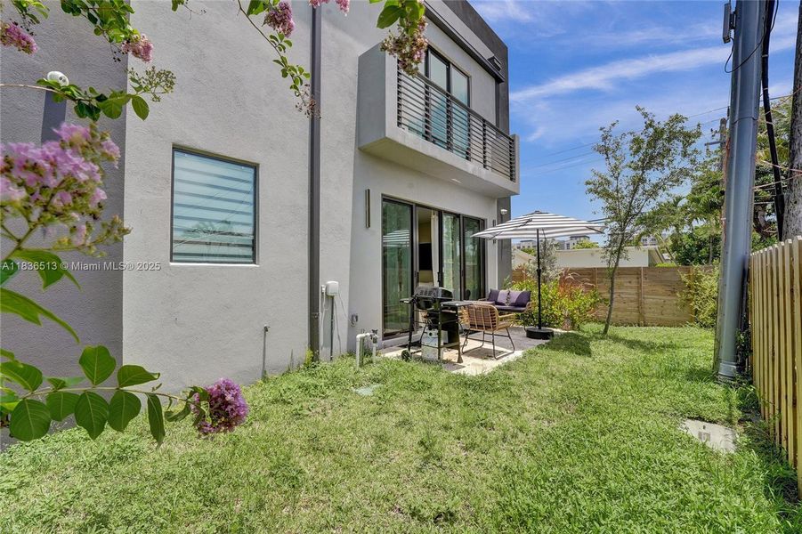 Front exterior of a new home in , Fort Lauderdale, FL, highlighting curb appeal (Image 20).
