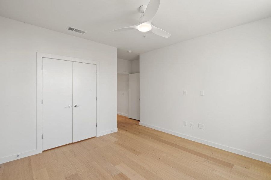 Images are for illustrative purposes only. Photos reflect a similar floor plan and are intended to convey the overall look and feel of the interiors.