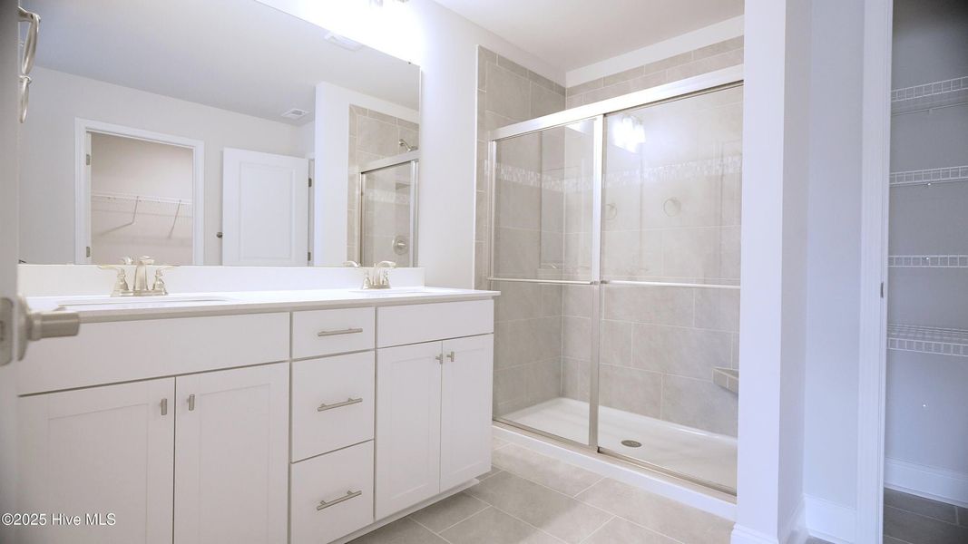 Furnished interior view inside a new home in Palmetto Creek, Bolivia (Image 6).