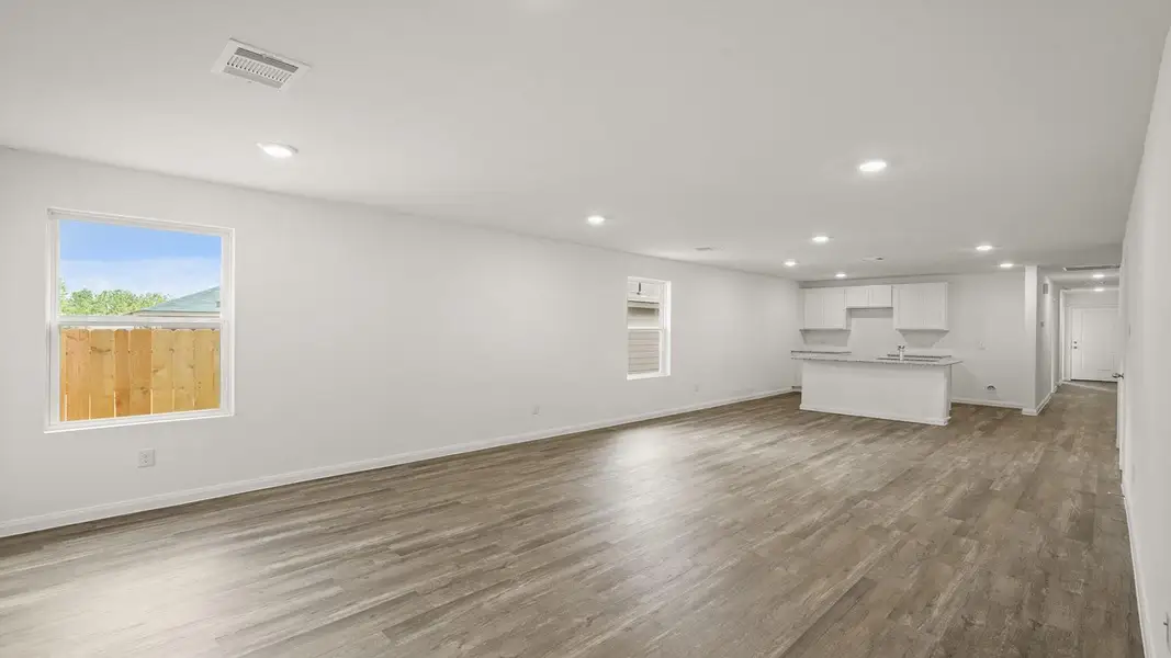 Spacious, unfurnished interior of a new home in McCrorey Trails, Conroe (Image 6). Spacious, unfurnished interior of a new home in McCrorey Trails, Conroe (Image 6).