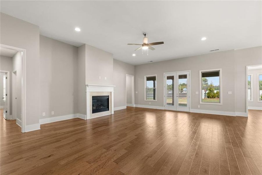 Spacious, unfurnished interior of a new home in Soleil Summit Chase, Snellville (Image 17).