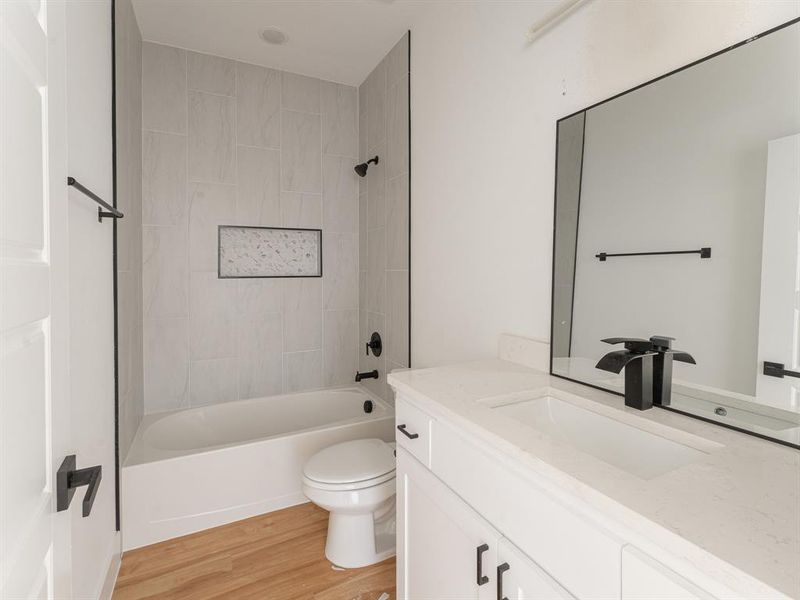 Furnished interior view inside a new home in , Dallas (Image 10).