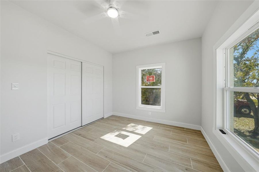 Spacious, unfurnished interior of a new home in , Punta Gorda (Image 30).