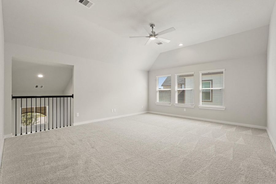 Spacious, unfurnished interior of a new home in Briarwood Crossing, Rosenberg (Image 22).