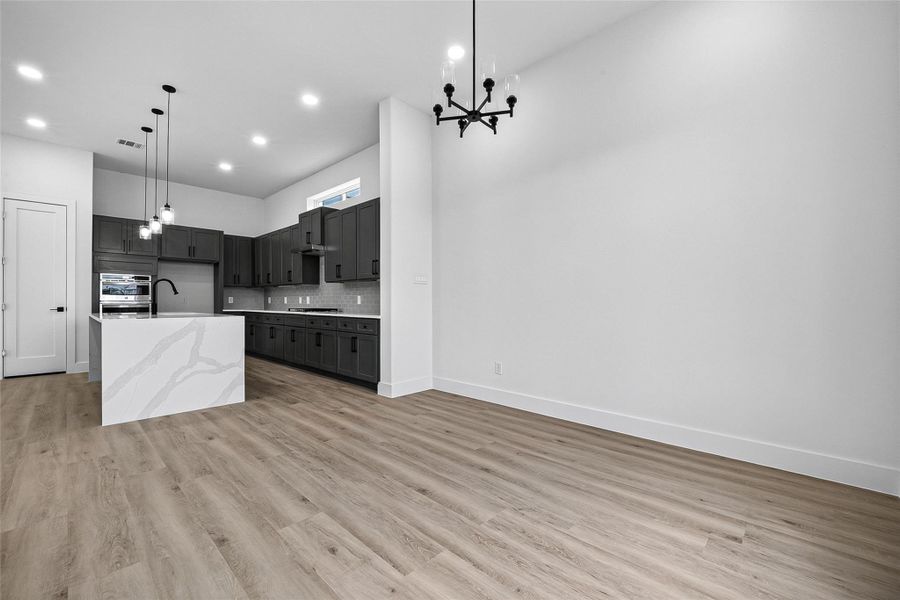 Spacious, unfurnished interior of a new home in , Houston (Image 33).