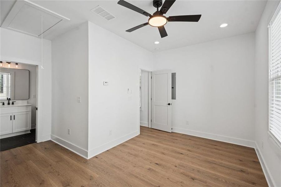 Spacious, unfurnished interior of a new home in , Atlanta (Image 35).