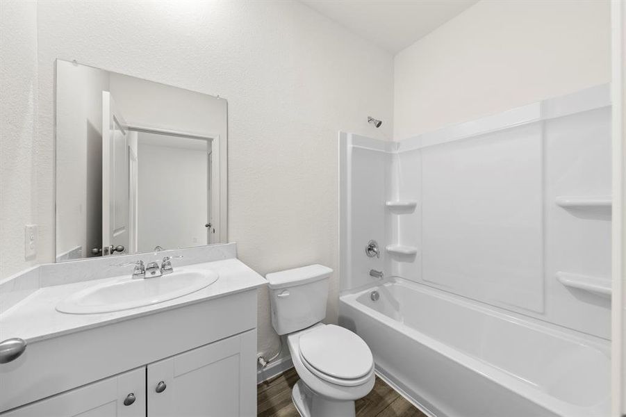 05. 807 Lexington - 2ND Bath