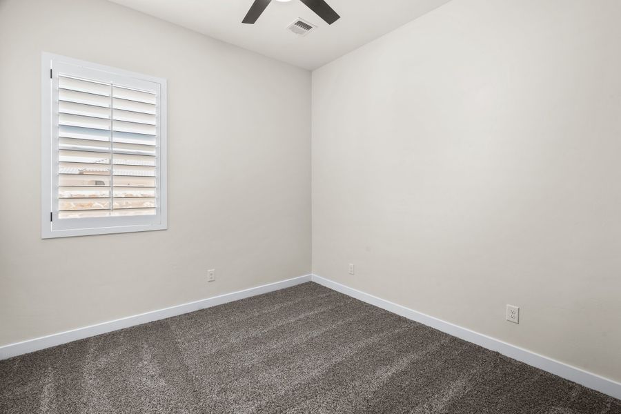 Spacious, unfurnished interior of a new home in Verdancia, El Paso (Image 27).
