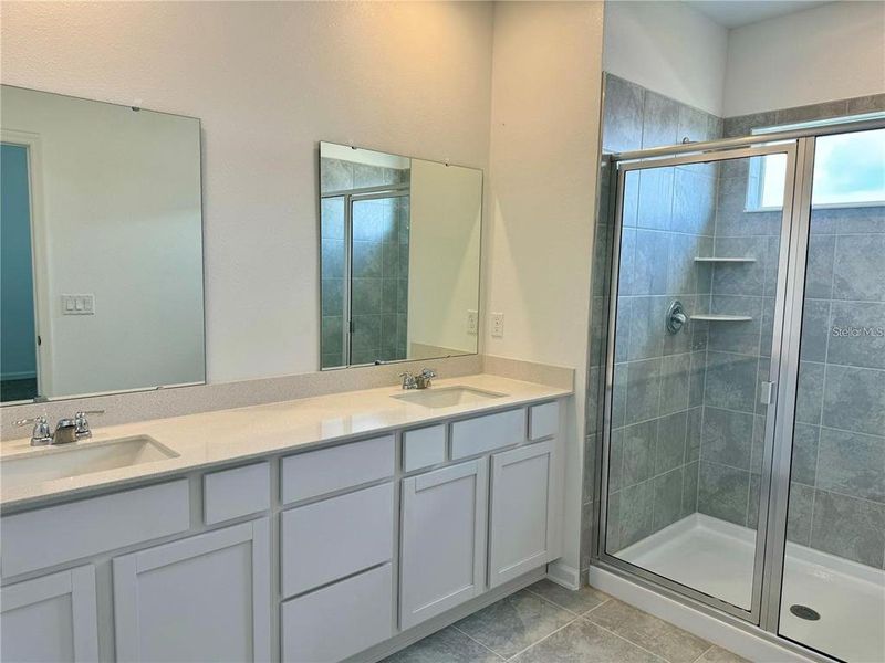 Furnished interior view inside a new home in , Kissimmee (Image 5).