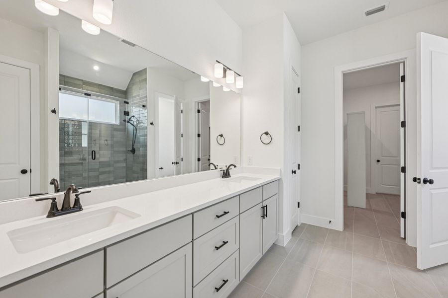 Furnished interior view inside a new home in Persimmon, Buda (Image 7).