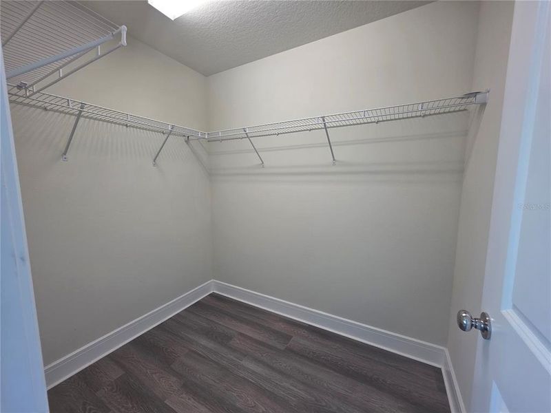 Spacious, unfurnished interior of a new home in , Orlando (Image 27).