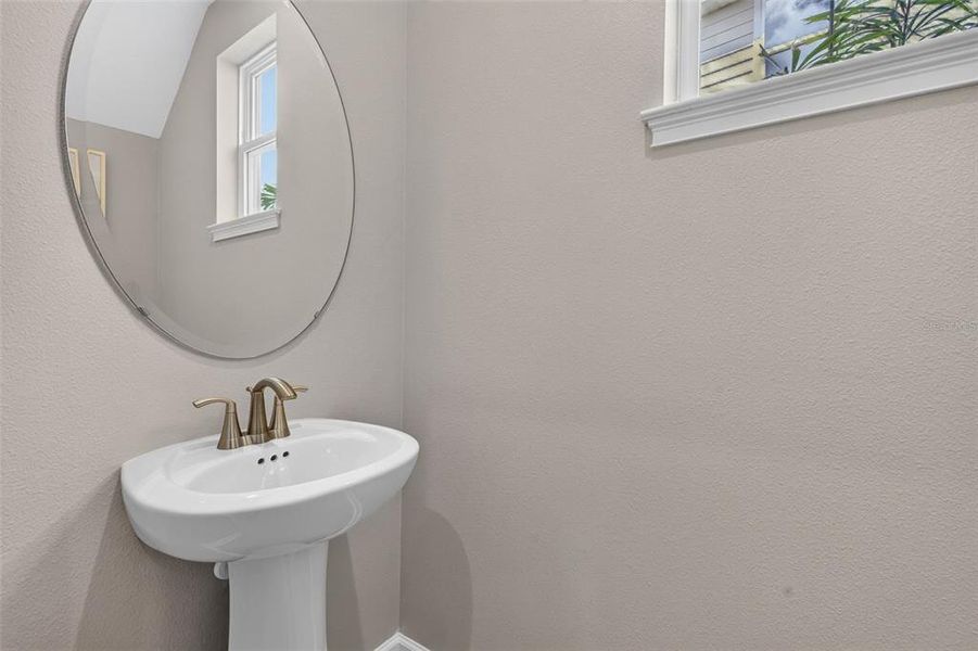 Close-up of interior finishes inside a home in Pasadena Ridge Master, Dade City (Image 20).