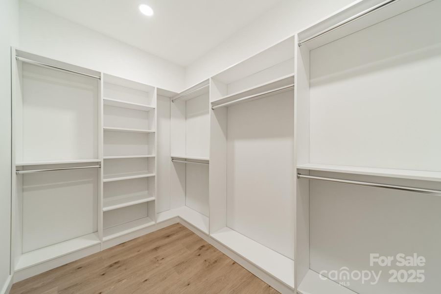 Spacious, unfurnished interior of a new home in , Catawba (Image 19).