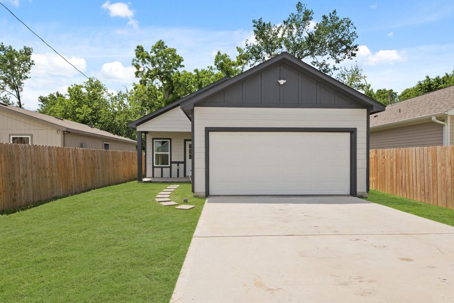 Front exterior of a new home in , Houston, TX, highlighting curb appeal (Image 14). Front exterior of a new home in , Houston, TX, highlighting curb appeal (Image 14).