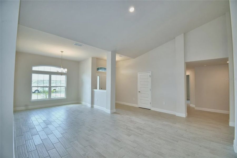 Spacious, unfurnished interior of a new home in Lake Juliana Estates, Auburndale (Image 23).