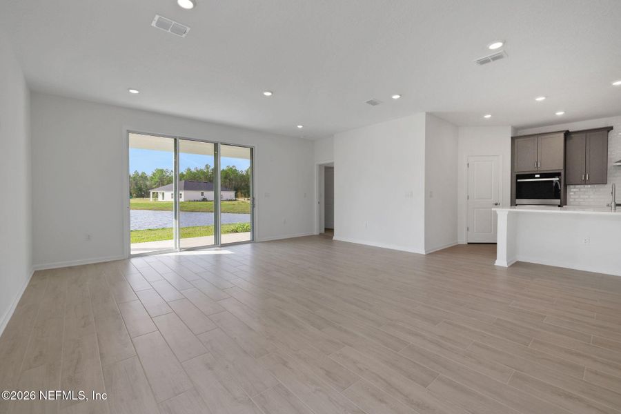 Spacious, unfurnished interior of a new home in Brook Forest, St. Augustine (Image 20).