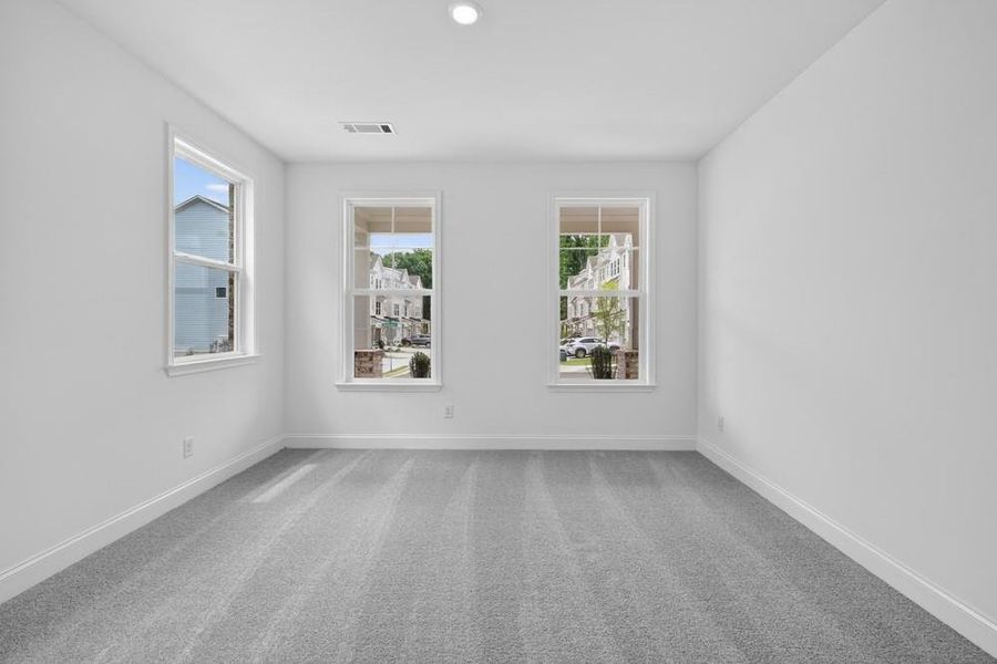 Spacious, unfurnished interior of a new home in Auburn Glen, Dacula (Image 19).