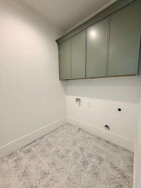 Spacious, unfurnished interior of a new home in , Buford (Image 8).